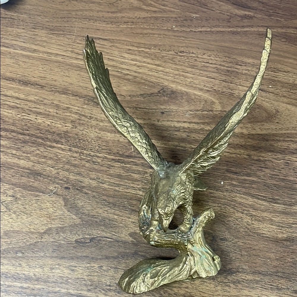 Majestic Gold tone Eagle‎ Sculpture